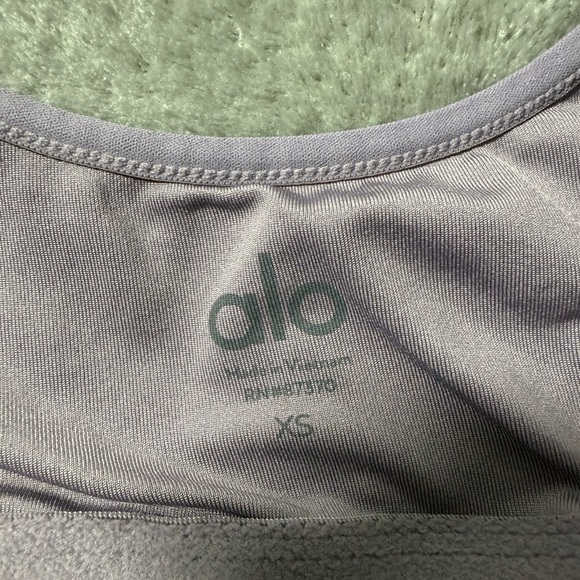 Alo Yoga Set 2 Piece Outfit Airlift Leggings Crop Top Bra Lavender Purple XS - Picture 5 of 5